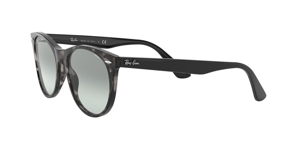 
                  
                    Lente RayBan Solar Havana gris  mica de cristal fotocromática en color degradado azul 0RB2185
                  
                